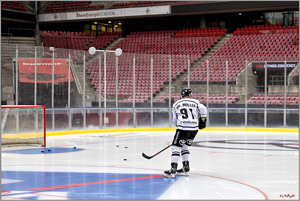 PENNY DEL WINTERGAME;  Kölner Haie Training; Köln, 02.12.2022
